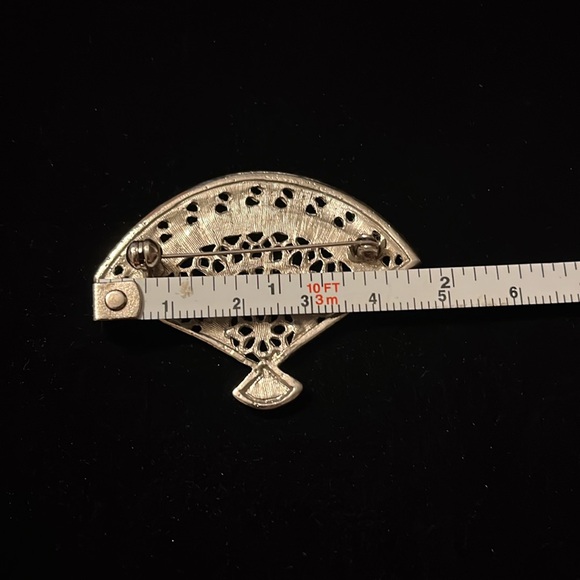 Silver Embedded Design Brooch - Picture 4 of 16